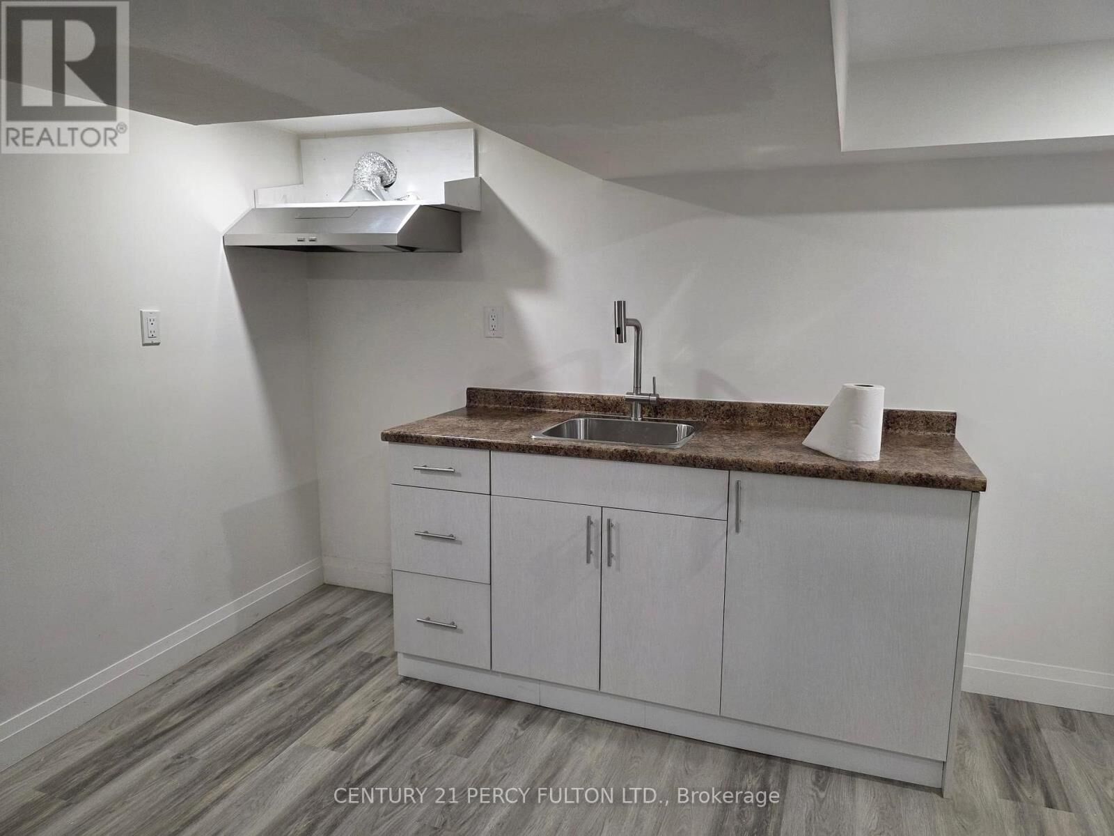 Property Photo:  15 Ottawa Street South  ON L8K 2C9 