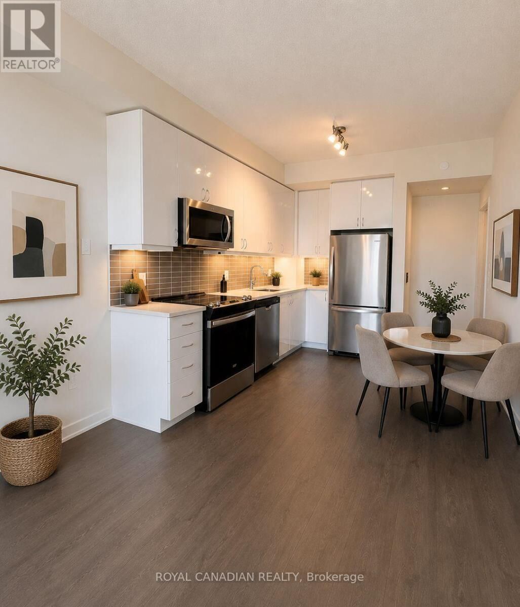 Property Photo: 38 Annie Craig Drive 3509 ON M8V 0G9
