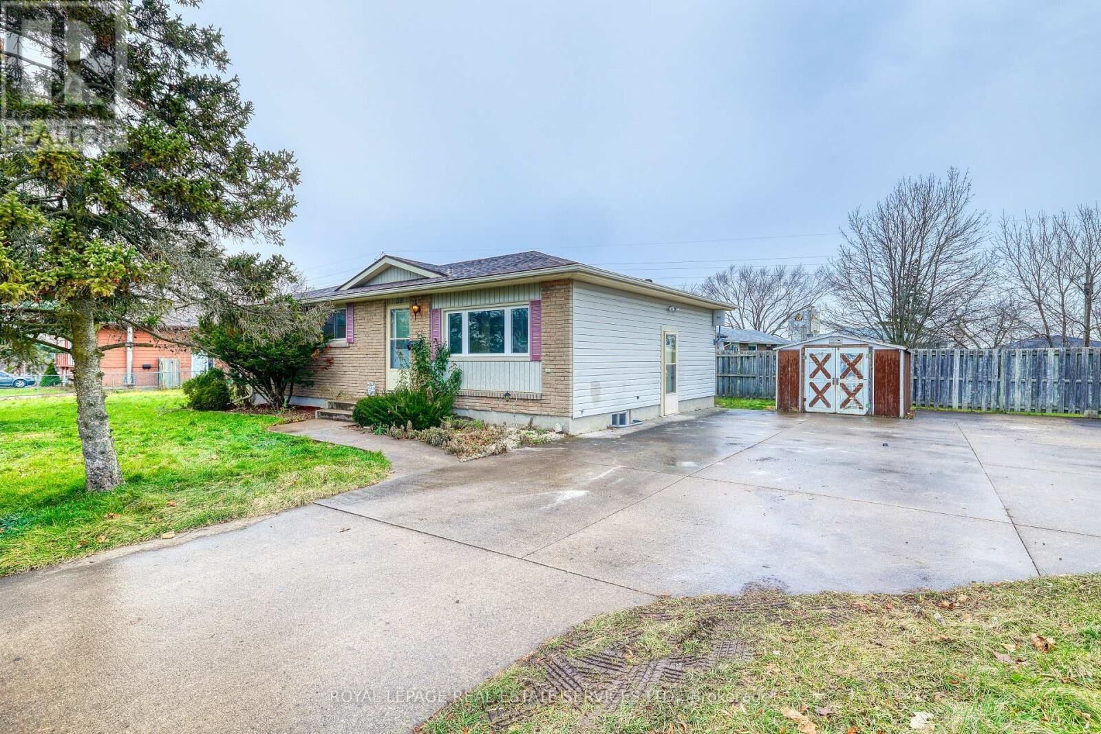 Property Photo:  38 Deerfield Parkway  ON L2V 4B4 