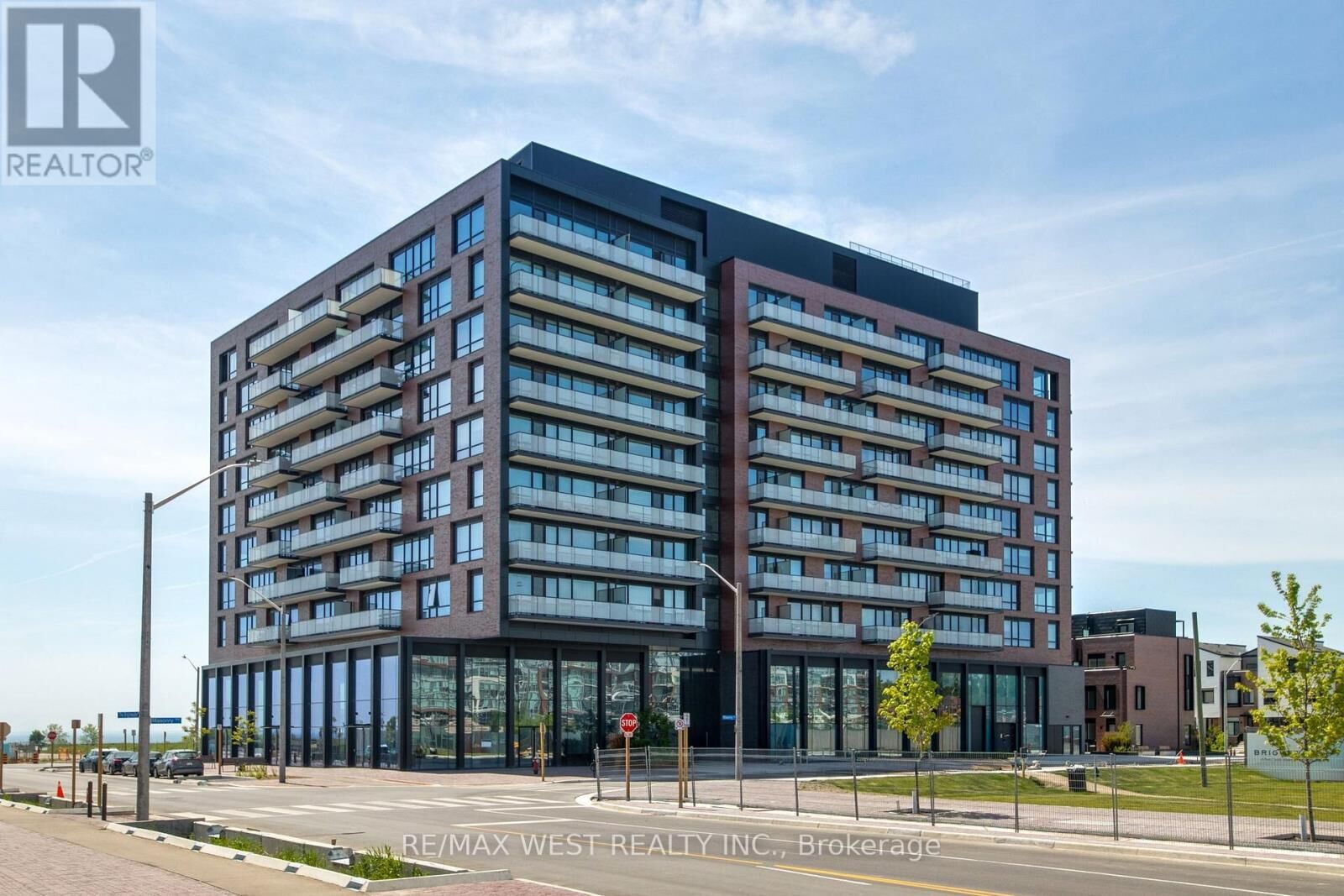 Property Photo:  251 Masonry Way  ON L5H 0B3 