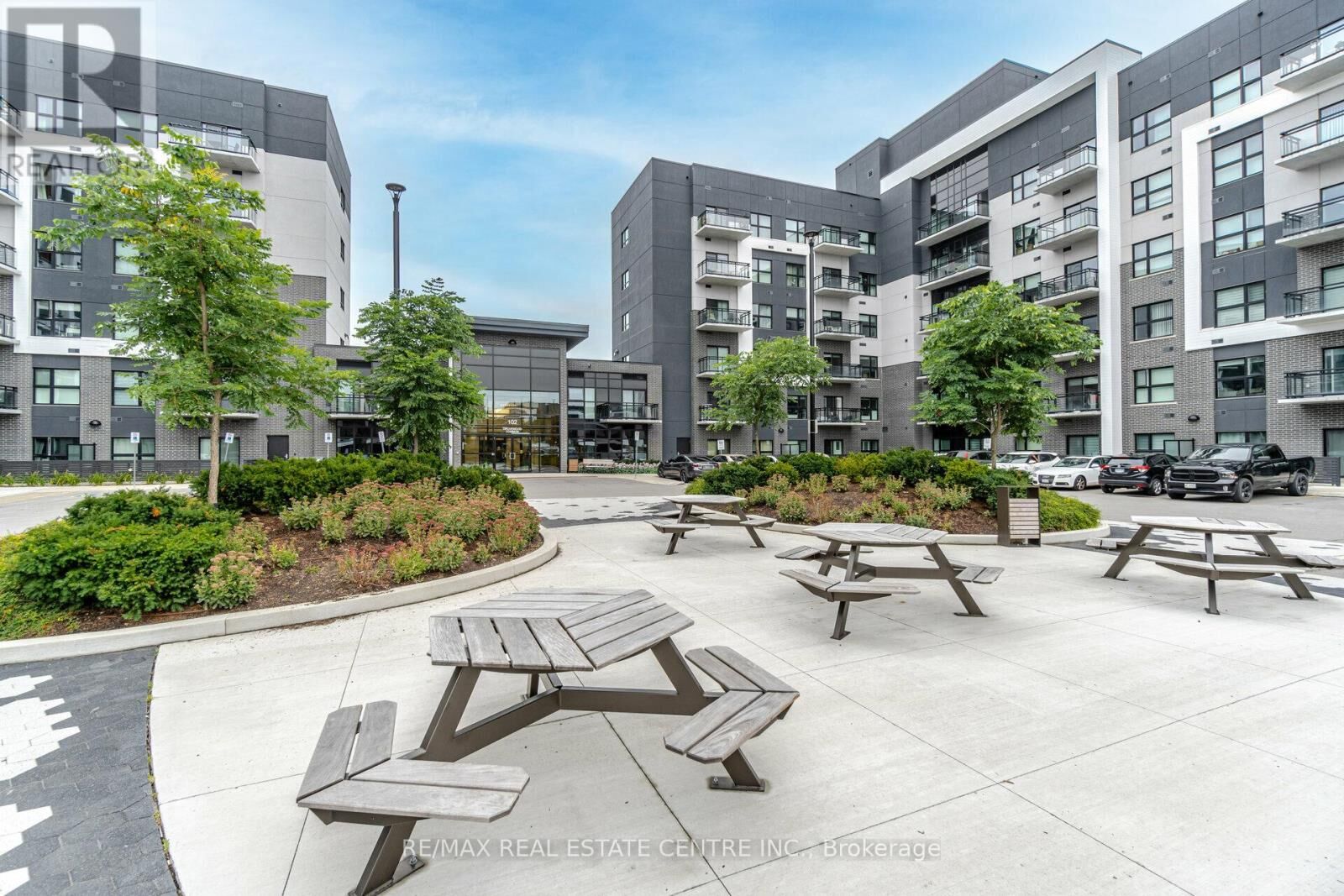 Property Photo:  102 Grovewood Common Circle 217  ON L6H 0X2 