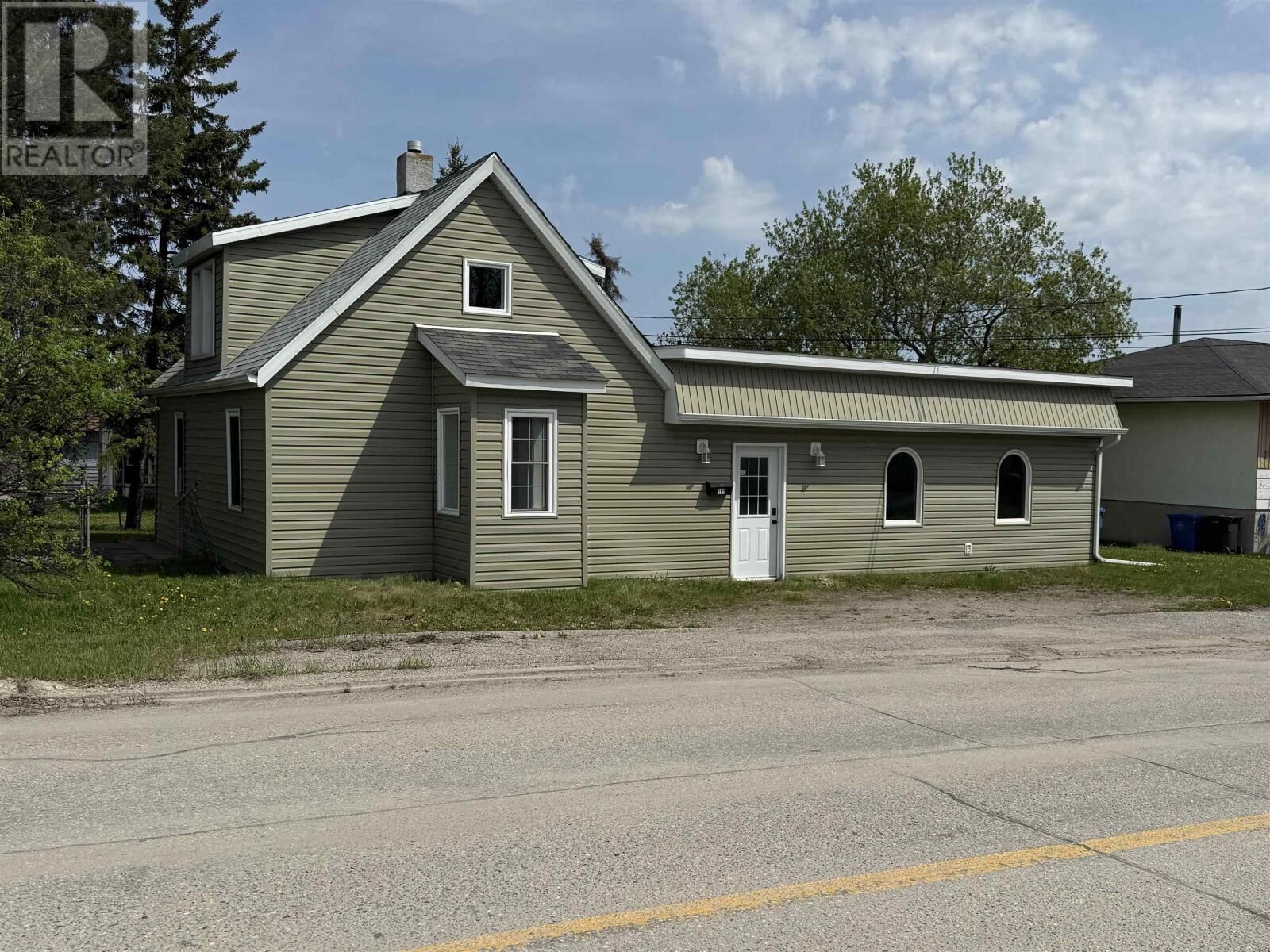 Property Photo: 165 Third St ON P8N 2V9