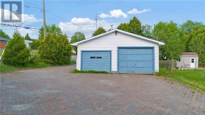 Property Photo:  8 Moonlight Beach Road  ON P3B 3V6 