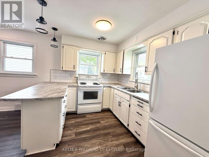 Property Photo: 206 Wellington Street South ON N4X 1B4