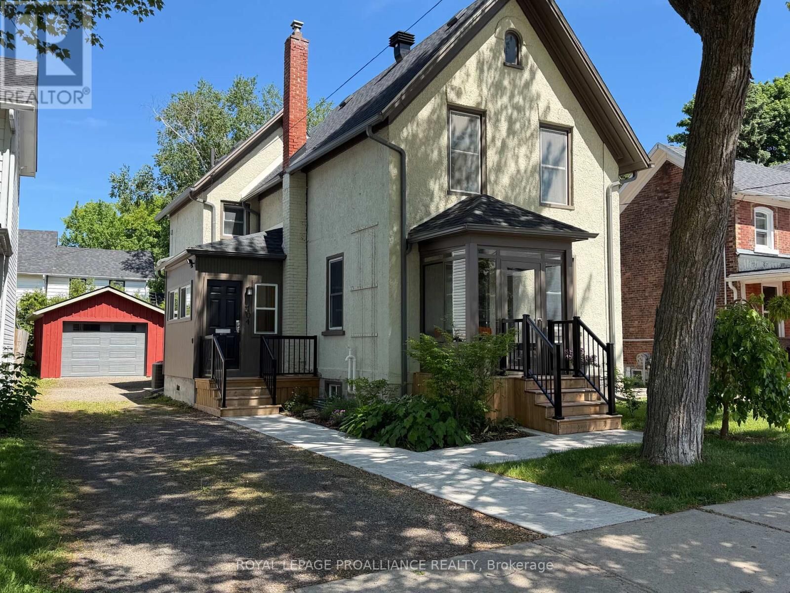 Property Photo:  104 James Street West  ON K6V 4A2 