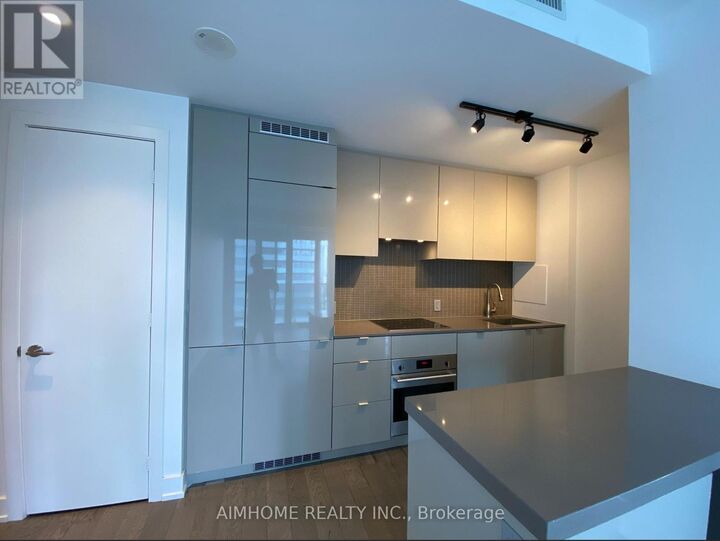 Property Photo: 7 Grenville Street 3503 ON M4Y 1A1