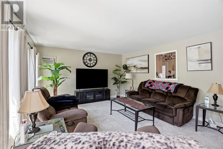 Property Photo: 133 Grosvenor Ave ON P6B 2M2