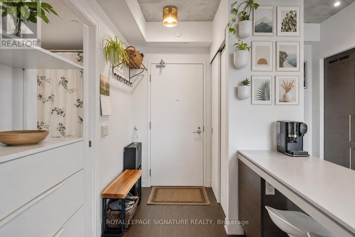 Property Photo:  1030 King Street West 1112  ON M6K 0B4 