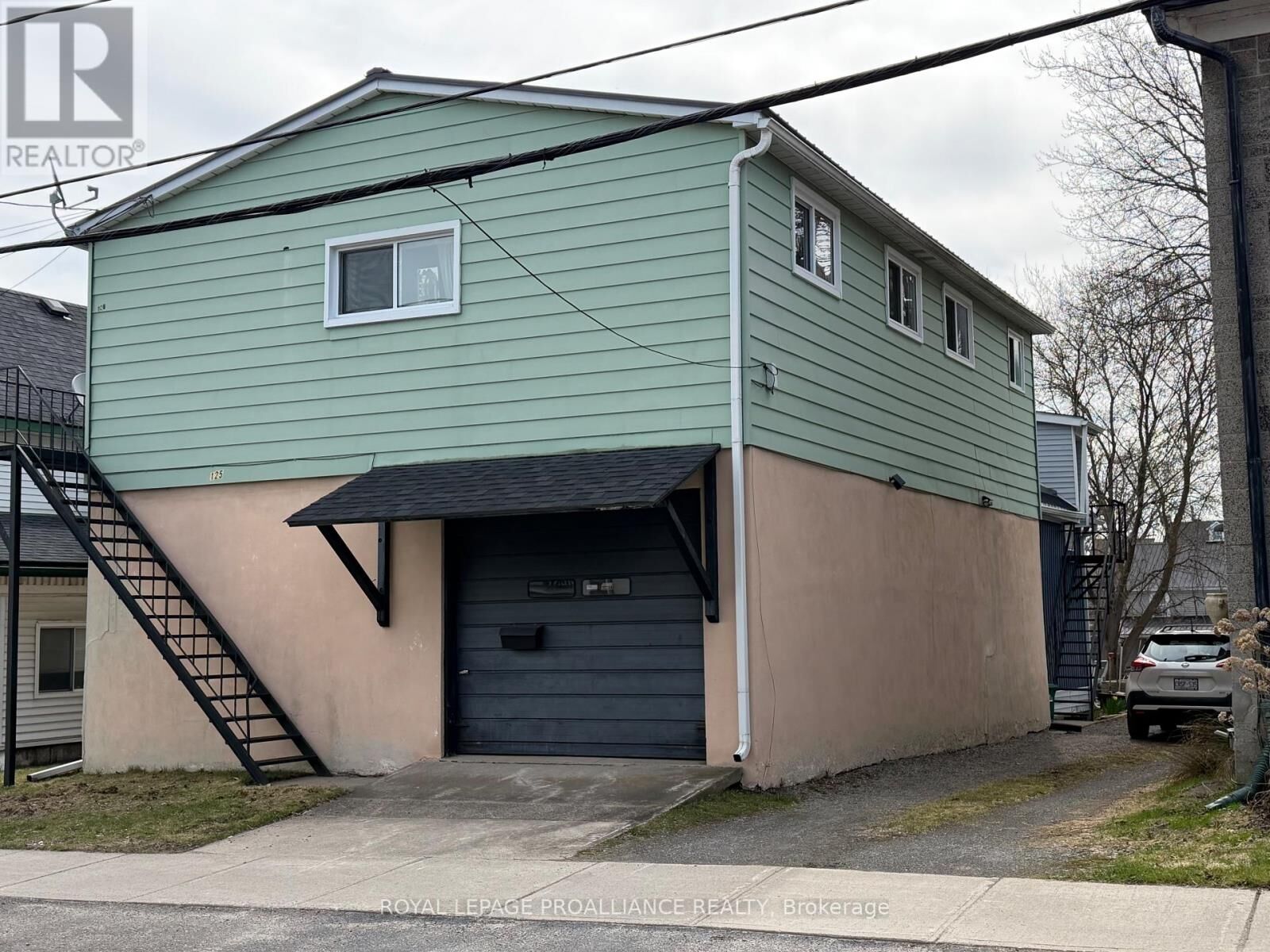 Property Photo:  125 James Street West  ON K6V 4A3 