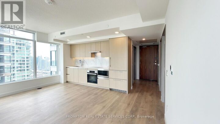 Property Photo:  3 Concord Cityplace Way 2805  ON M5V 0X4 