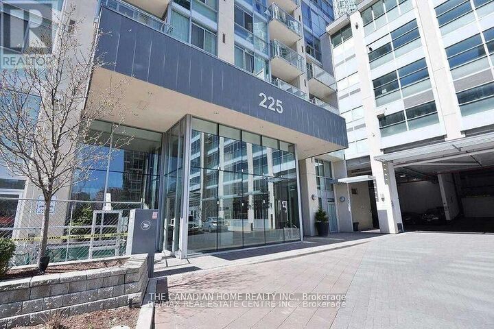 Property Photo:  225 Webb Drive 2606  ON L5B 4P2 