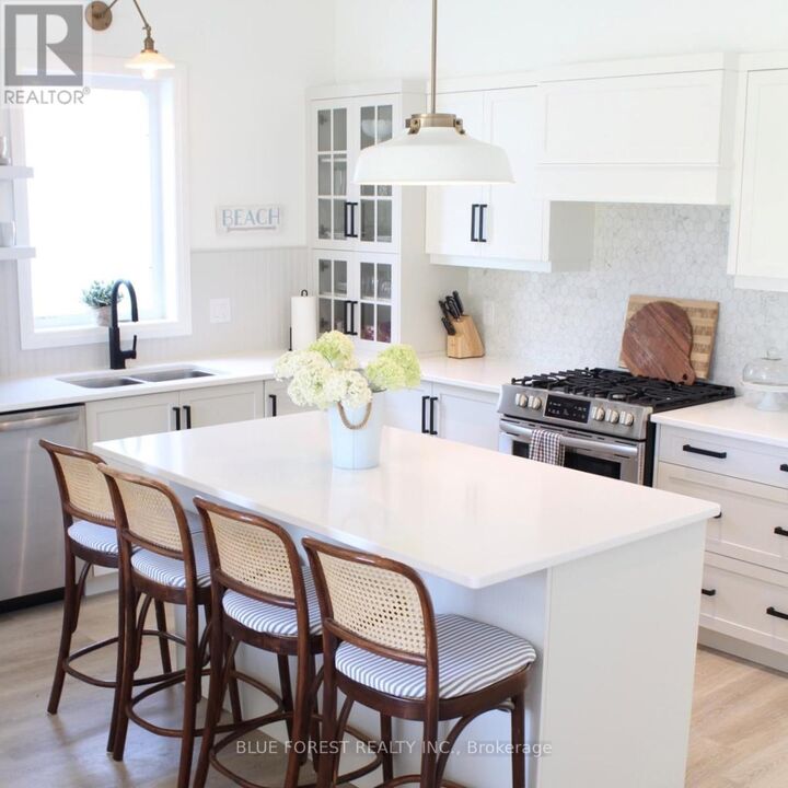 Property Photo:  457 George Street  ON N5L 0B1 