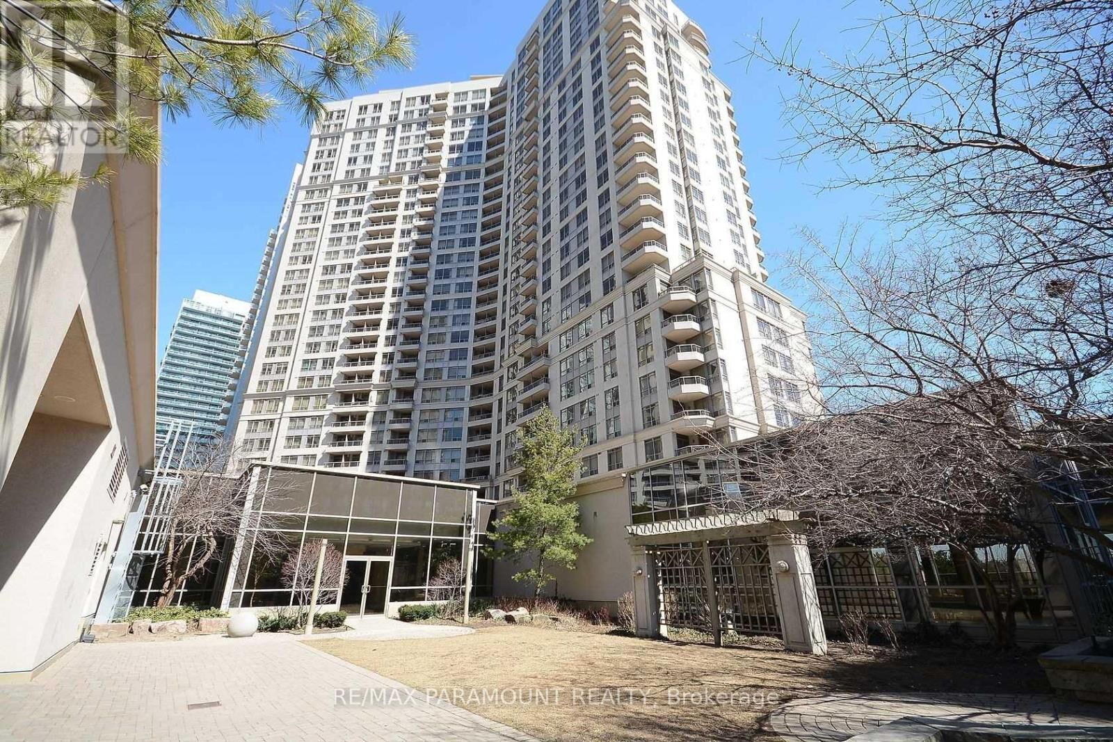 Property Photo: 3880 Duke Of York Boulevard 1213 ON L5B 4M7