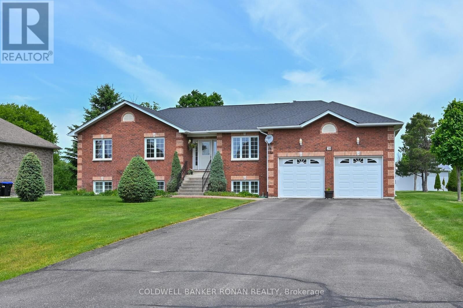 Property Photo: 28 Fisher Drive ON L0M 1J0
