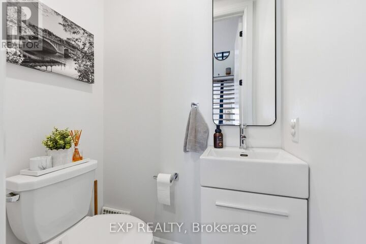Property Photo:  158 Marier Avenue  ON K1L 5S1 
