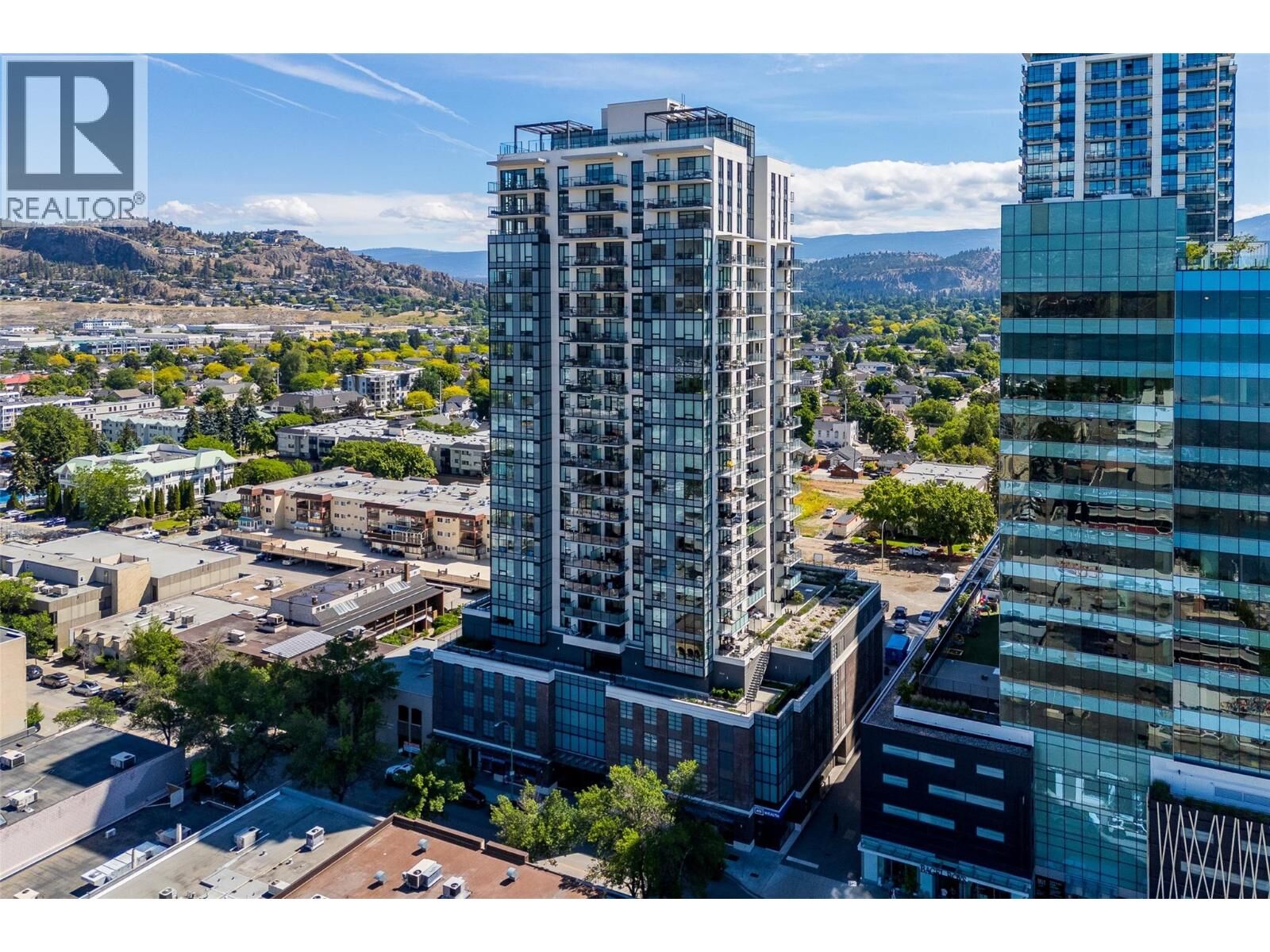 Property Photo:  1471 St Paul Street 1201  BC V1Y 2E6 