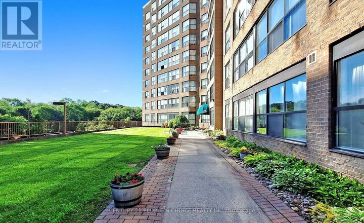 Photo de la propriété:  250 Davis Drive 909  ON L3Y 7T7 