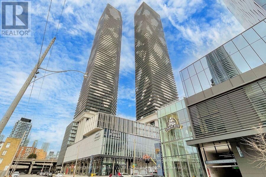 Property Photo:  55 Cooper Street 5008  ON M5E 0G1 
