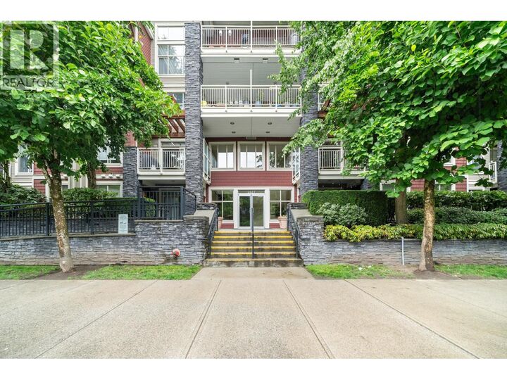 Photo de la propriété:  2477 Kelly Avenue 304  BC V3C 0B3 