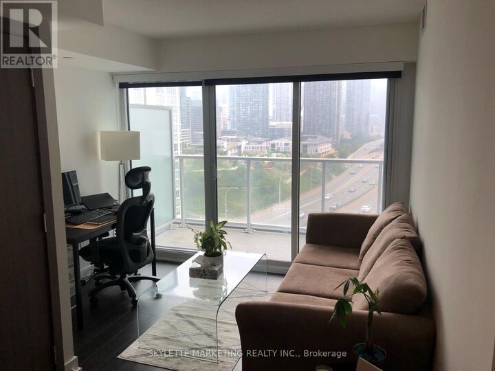 Property Photo: 17 Bathurst Street 1512 ON M5V 0N1
