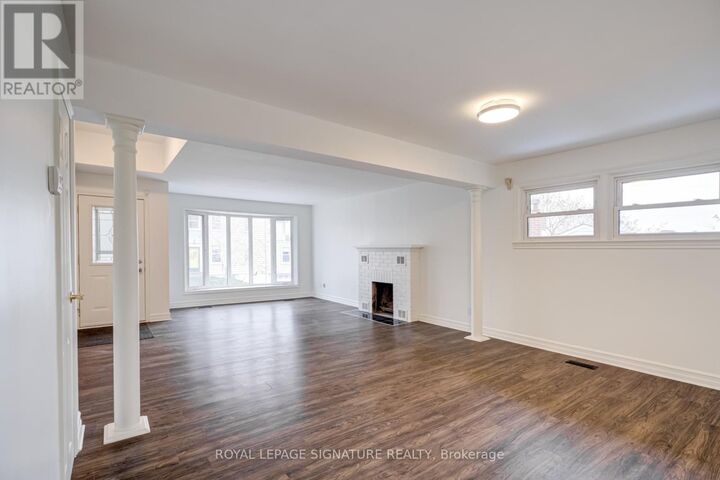 Property Photo:  22 Drury Lane Main  ON L4M 3C6 