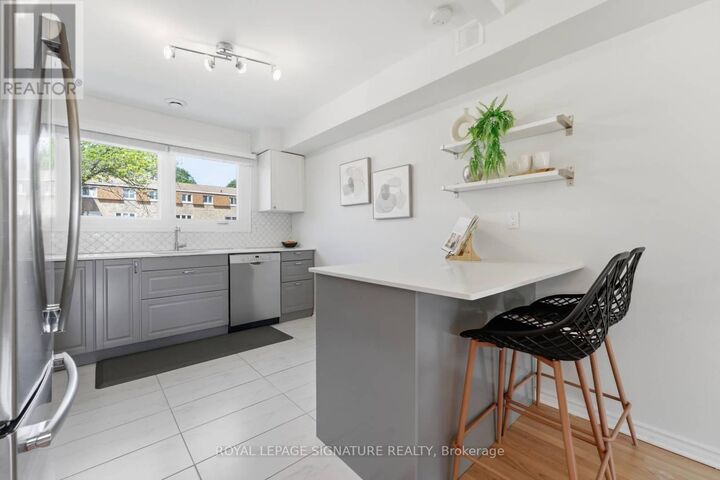 Property Photo:  121 Centennial Road 42  ON M1C 1Z7 