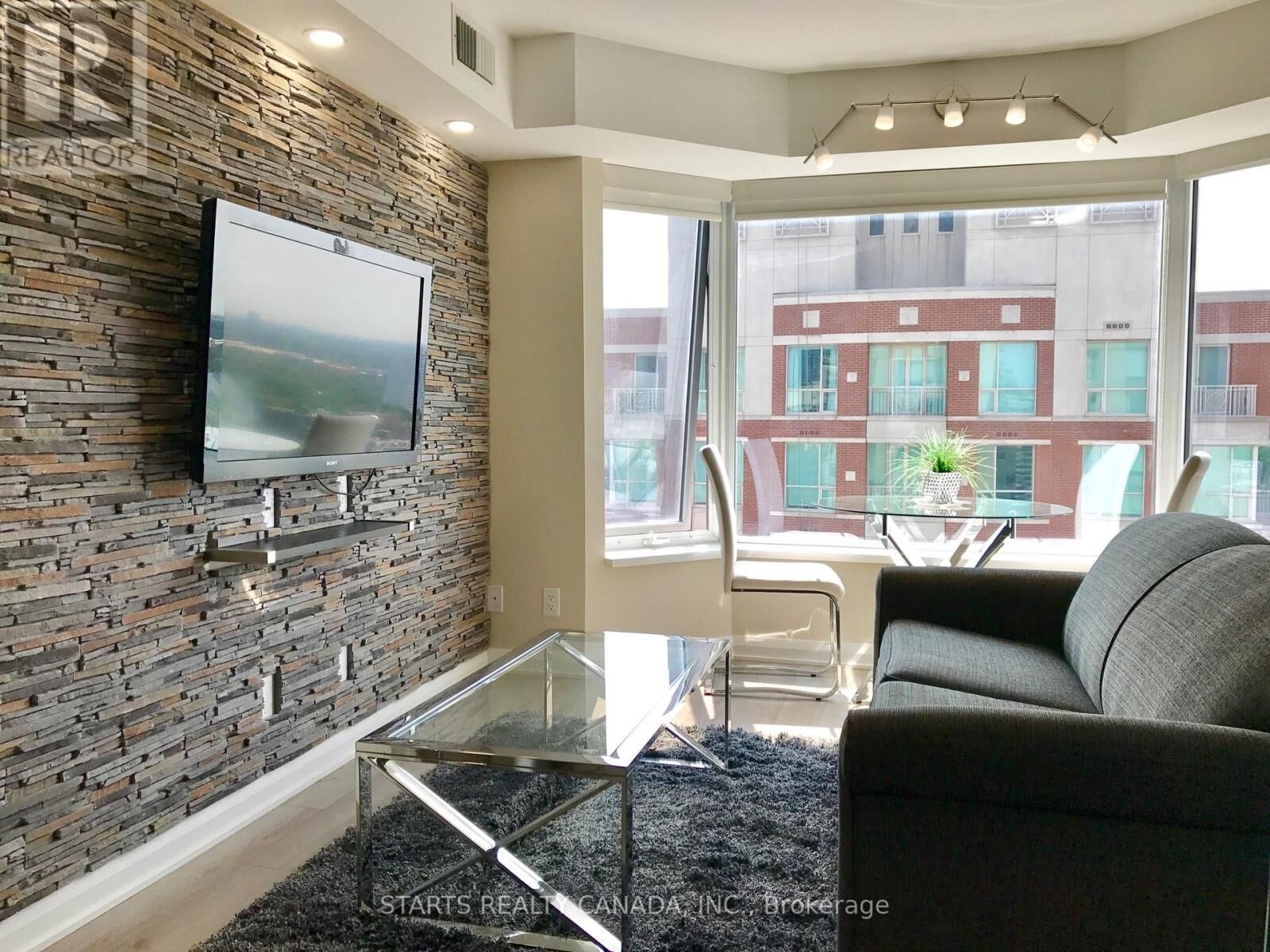 Property Photo: 155 Yorkville Avenue 2615 ON M5R 0B4