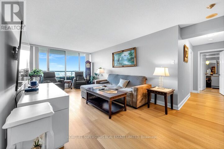 Property Photo:  24 Hanover Road 907  ON L6S 5K8 