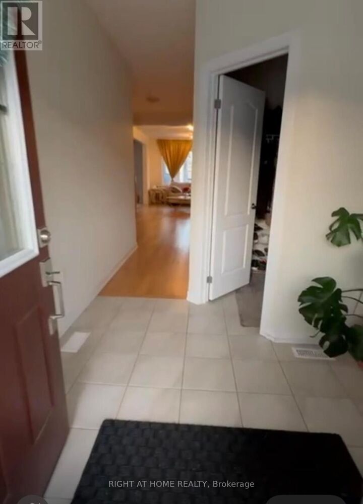 Property Photo:  77 Wintergreen Crescent  ON N3W 0H8 