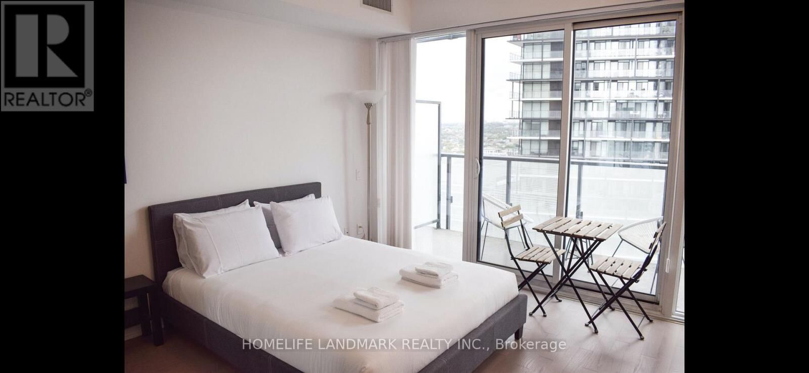 Property Photo: 101 Peter Street 2802 ON M5V 0G6