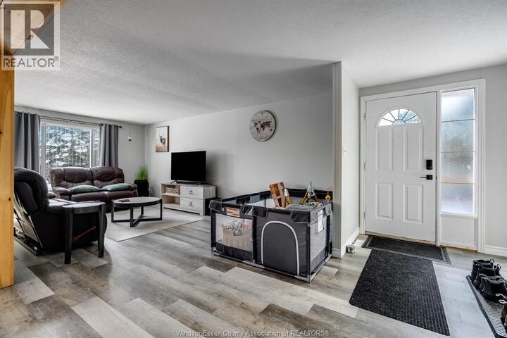 Photo de la propriété: 302 Summerset Avenue ON N9Y 2B9