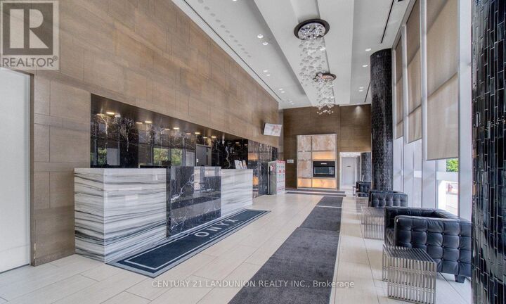 Property Photo:  223 Webb Drive 2113  ON L5B 4P2 