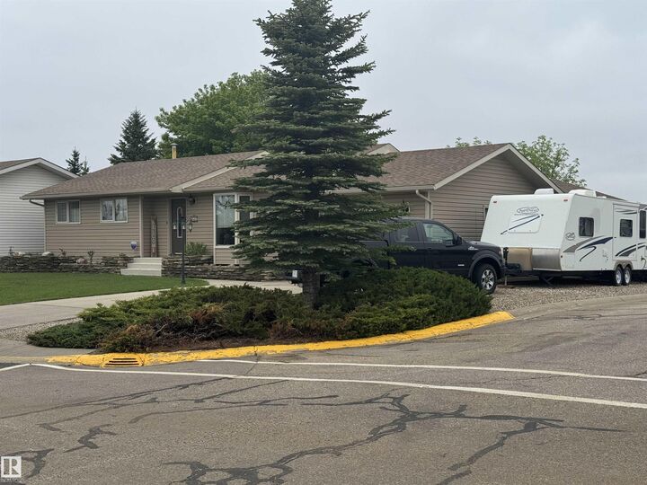 Photo de la propriété: 4502 55 Avenue AB T9C 1E1