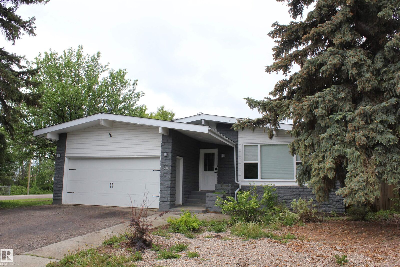 Photo de la propriété:  5201 Ravine Dr  AB T0A 1A0 