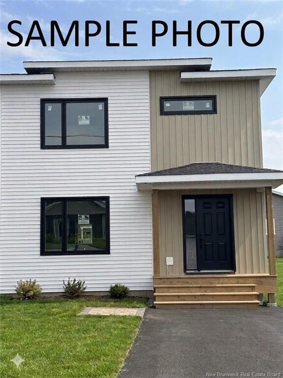 21 Alosier Crescent — photo 1