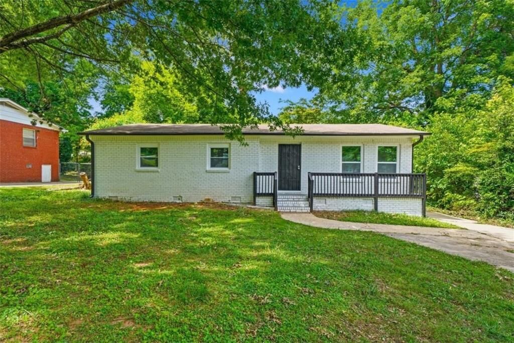 Property Photo: 1929 Bandera Drive GA 30032