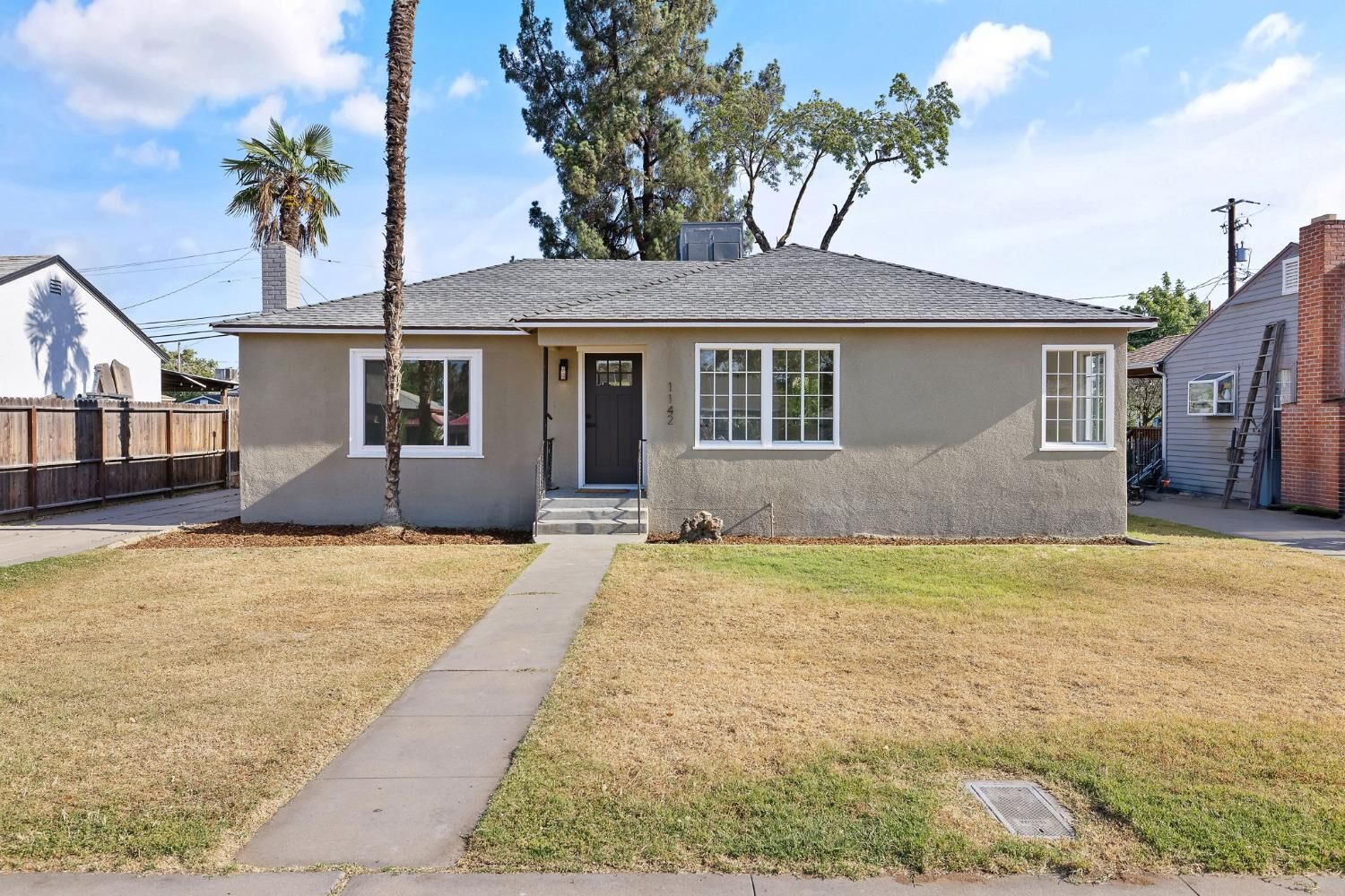 Property Photo: 1142 E Cornell Avenue CA 93704