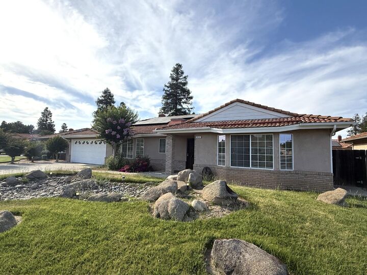 Property Photo:  2431 Judith Court  CA 93637 