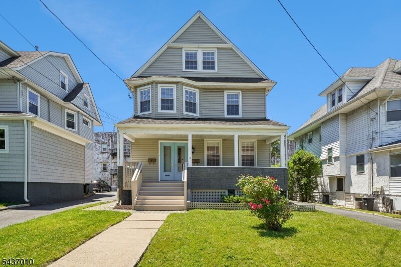 Property Photo:  14 Grove Ter  NJ 07042 