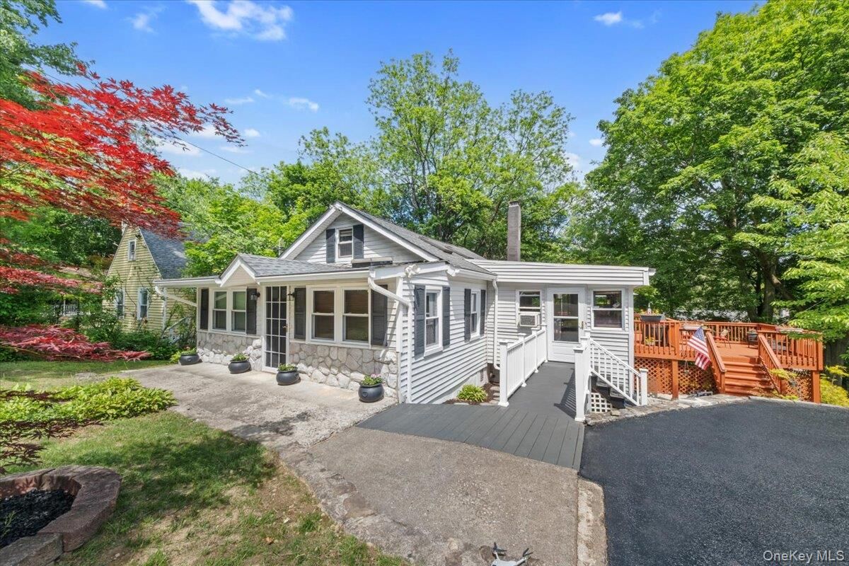 Property Photo:  118 Hewitt Street  NY 10537 