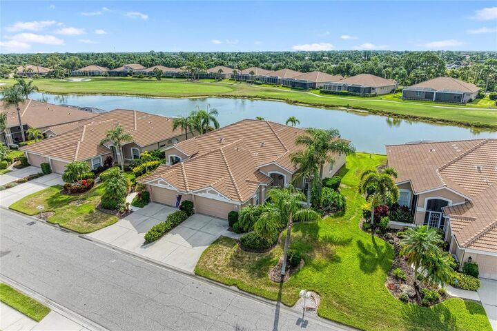 Property Photo: 9532 Forest Hills Circle FL 34238