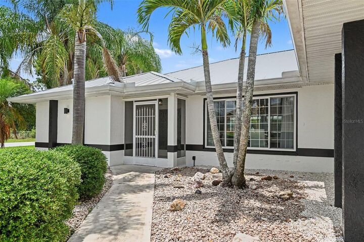 Property Photo: 23531 Dunstan Avenue FL 33954