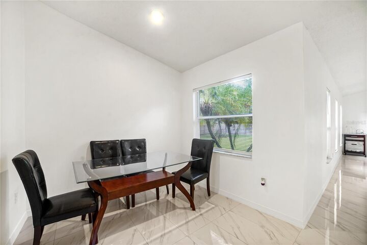 Property Photo: 201 Great Yarmouth Court FL 34758