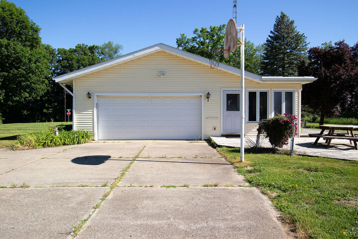 Property Photo:  3990 26 1/2 Mile Road  MI 49245 