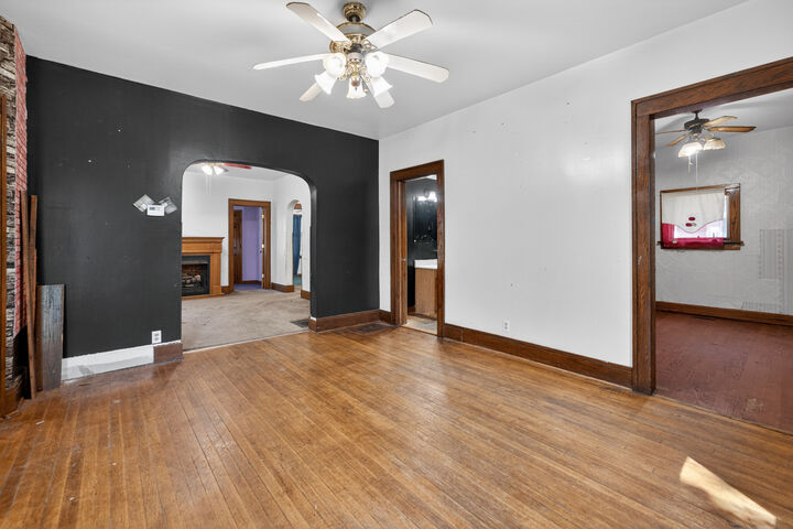 Property Photo:  536 N 7th Street  IL 60115 