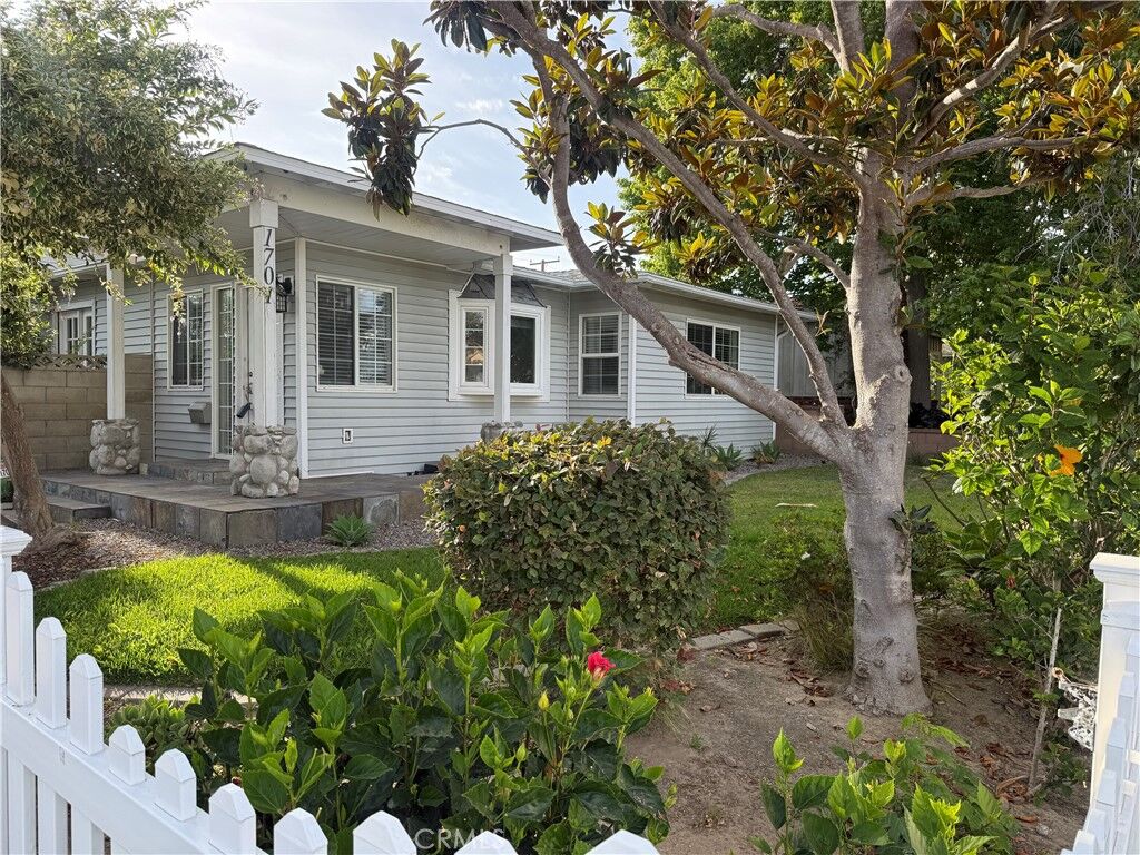 Property Photo:  1701 Lake Street  CA 92648 
