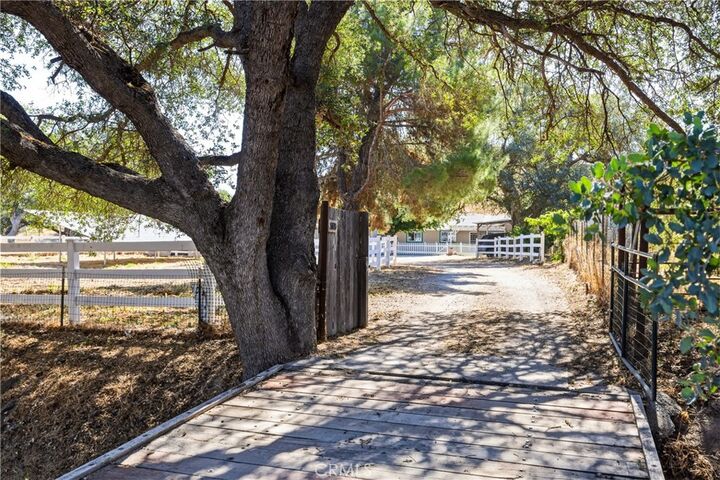 Property Photo: 5920 Deer Creek CA 93446