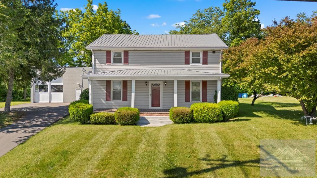 Property Photo: 203 Oakvale Road WV 24740