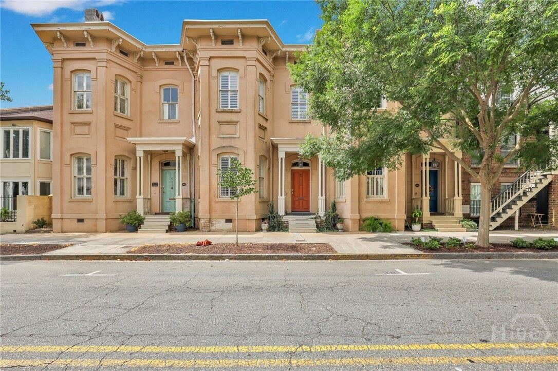 Property Photo: 509 E Broughton Street GA 31401
