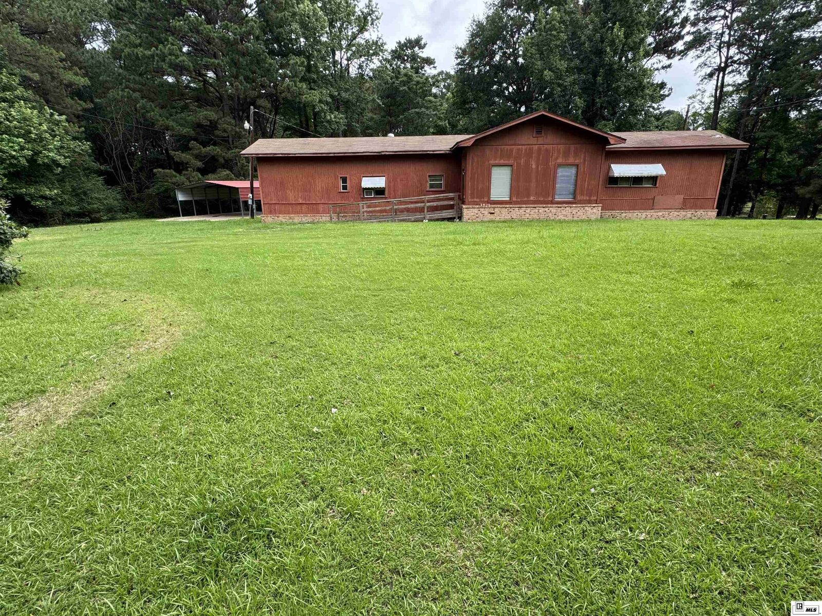 Property Photo: 534 Burgessville Road LA 71270